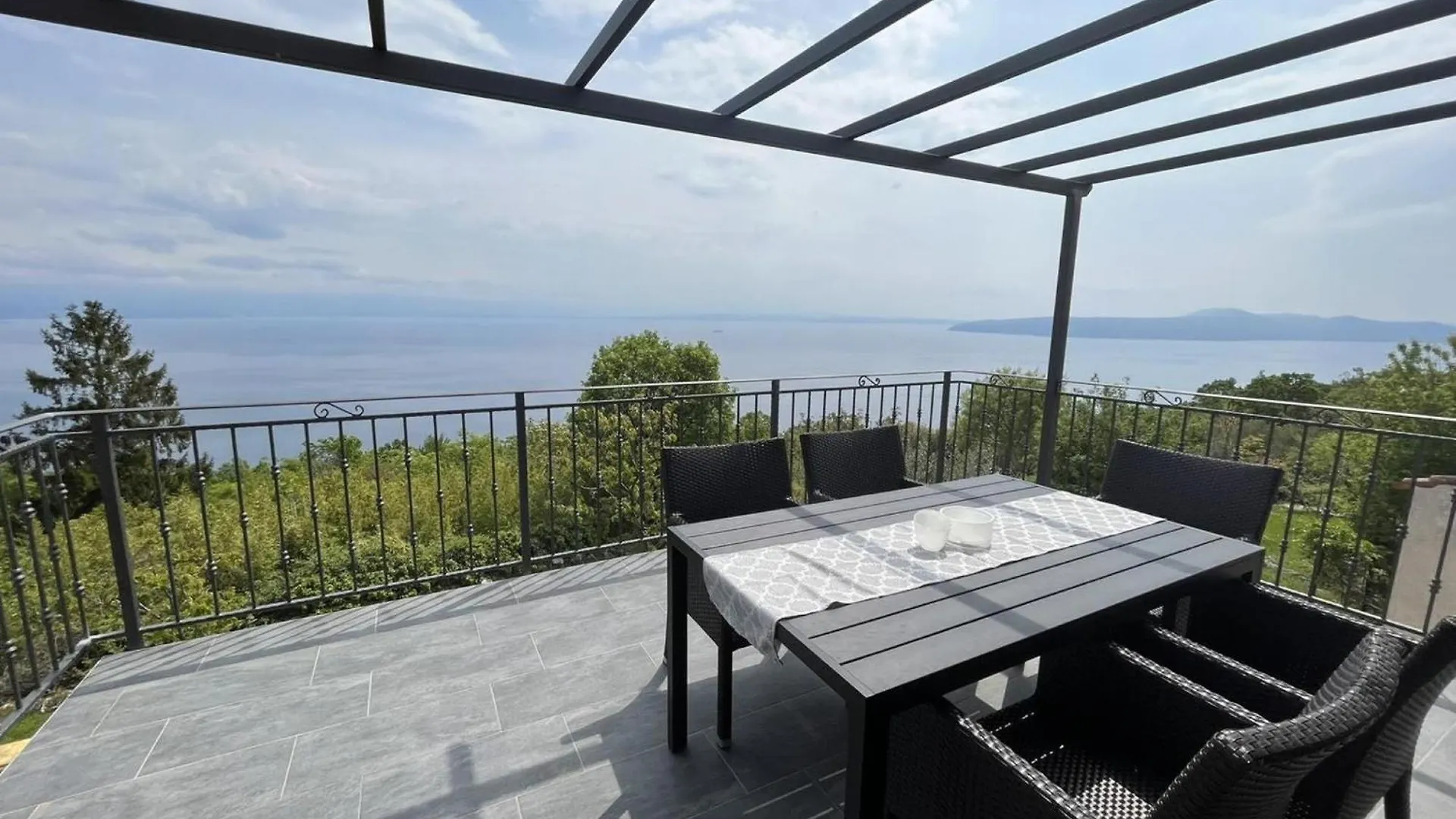 Splendid Holiday Home With Panoramic Sea Views Moscenicka Draga